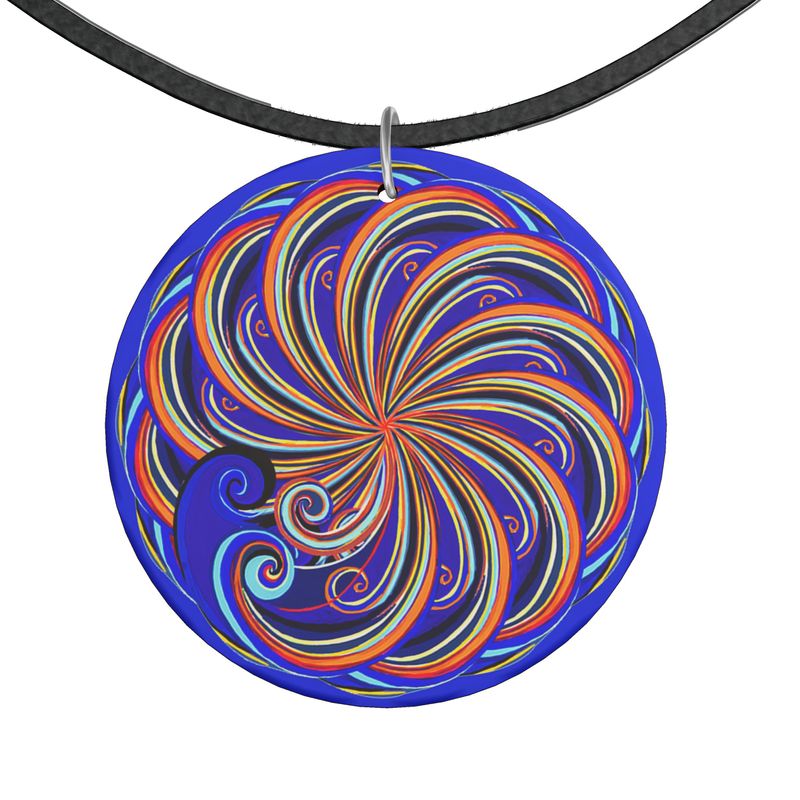 Halskette mit rundem Holzanhänger