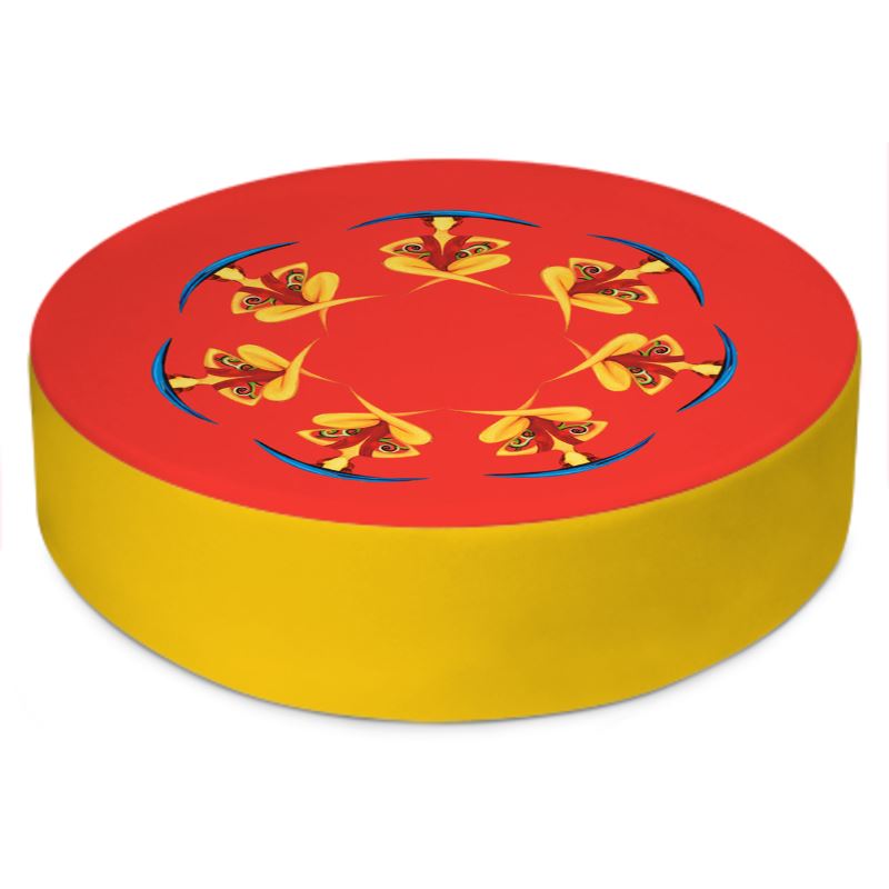 Rundes Design-Sitzkissen Bodyflower Energy Burst mit abstraktem Motiv in leuchtendem Rot und Gelb, senfgelbe Umrandung und schwarzer Ledergriff
