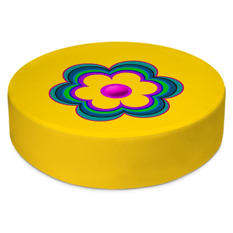 Rundes Design-Sitzkissen Flower Power Sunshine Bloom mit großer Hippie-Blüte auf durchgehend gelbem Hintergrund, senfgelbe Umrandung und schwarzer Ledergriff