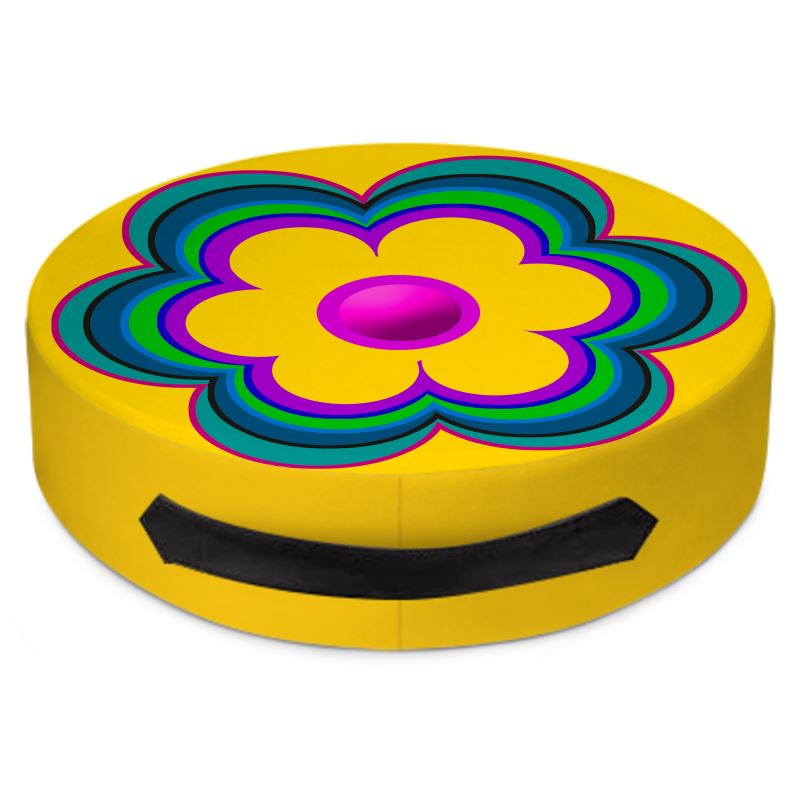  Sitzkissen Flower Power Sunshine Bloom – Rückseite mit kleinerer Blüte im 70er-Jahre-Stil auf sonnigem gelben Untergrund