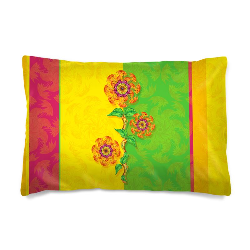 Designer-Kissenbezug Dandelion Bodystyle mit zentralem Blumenarrangement auf gelbem Hintergrund mit latenten floralen Mustern, Bio-Baumwolle 300 Fadenzahl
