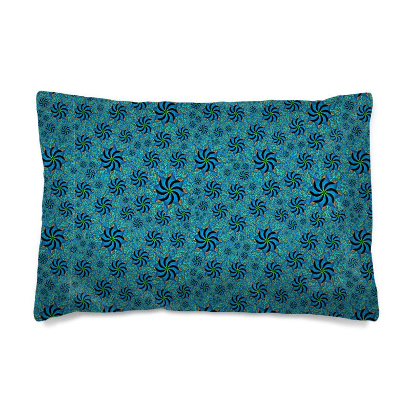 Nahaufnahme Designer-Kissenbezug Radiale Harmonie zeigt präzise geometrische Muster mit scharfen Spitzen in verschiedenen Größen, hochwertige Bio-Baumwolle
