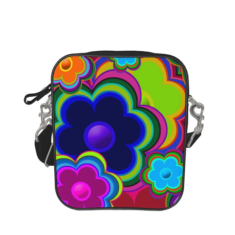 Umhängetasche Flower Power aus schwarzem Leder mit bunten Blütenmustern in neun Feldern